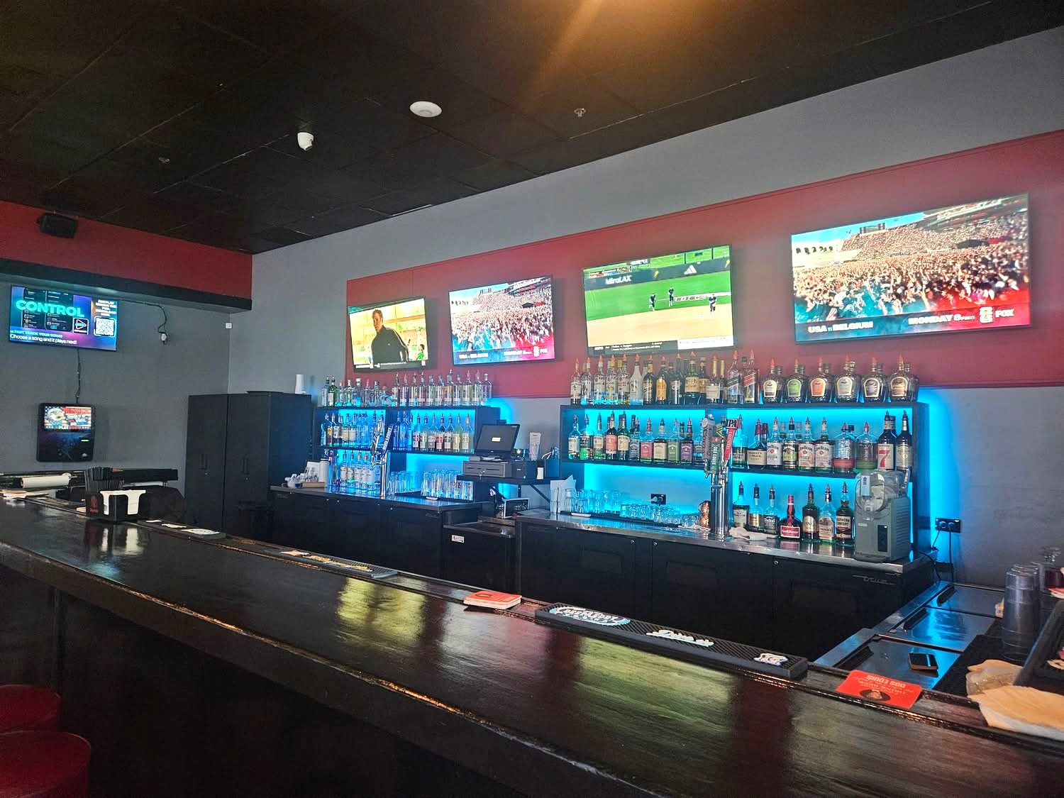 Games on every screen above the bar